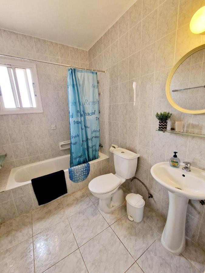 Emma'S Place, 2 Bedroom Apartment With Pool View Paphos Exterior photo