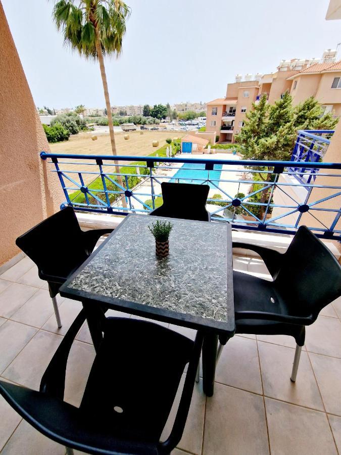 Emma'S Place, 2 Bedroom Apartment With Pool View Paphos Exterior photo